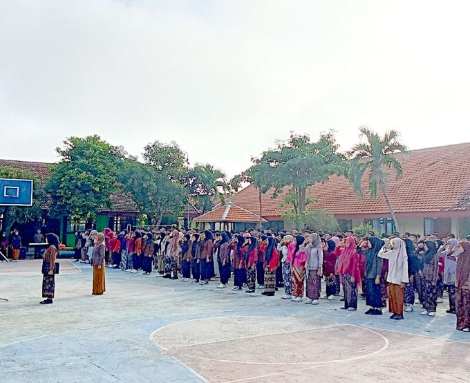 Semarak Hari Kartini 2025 di SMPN 2 Wilangan: Meneladani Semangat Kartini, Mencintai Budaya Negeri